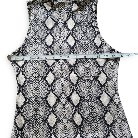 🔥5 FOR $25🔥Caution To The Wind Snakeskin Sleeveless Bodysuit, Size Small - Picture 8 of 12